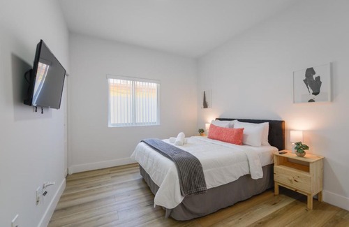 East Little Havana Apartment | Charming Apt Near to Stadium LoanDepot Park