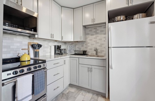 Munjoy Hill Apartment | Charming artistry 1-bedroom retreat in gorgeous Portland, Maine