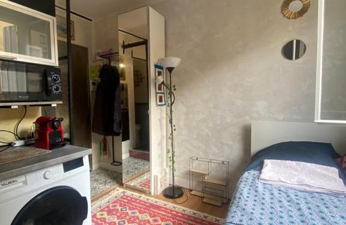 Republique–Point-du-Jour Apartment | Charming Arty Studio