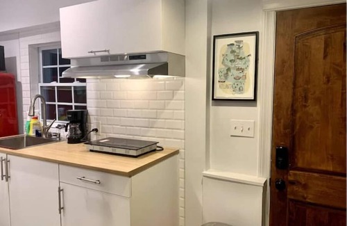 Church Street Apartment | Charming Atlanta Studio 30 day minimum stay