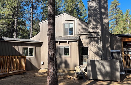 Black Butte Ranch House | Charming attached 700sf studio Casita with AC and WiFi in Black Butte Ranch.