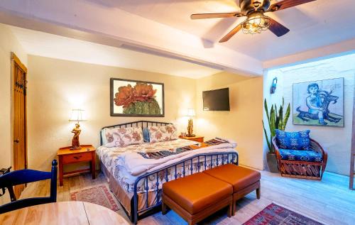 Sam Hughes House | Charming Basement Studio Guesthouse 2 Blocks from UofA, Low Summer Rates!