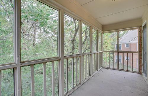 Mid City South Apartment | Charming Baton Rouge Retreat with Community Pool!