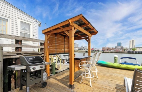 Atlantic City House | Charming Bayfront 2-bedroom townhome in Atlantic City with AMAZING VIEWS!