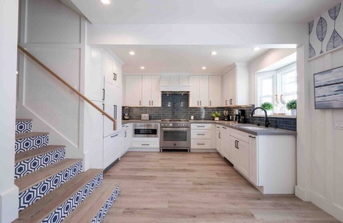 Corona del Mar House | Charming Beach Bungalow