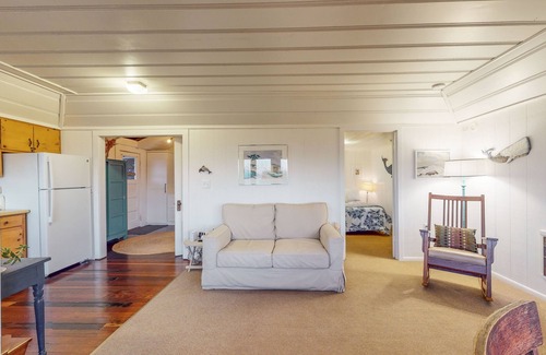 Salmon Creek House | Charming beach cottage with an ocean view, WiFi, gas fireplace, & full kitchen