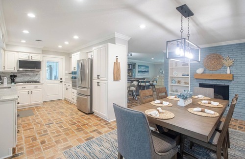 Long Beach Cottage | Charming Beach Cottage - near beaches - sleeps 7