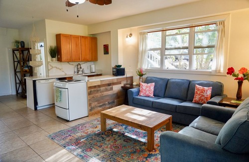 Pupukea House | Charming Beach Hideaway Short Walk To Rocky Point