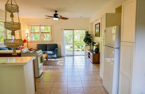 Pupukea House | Charming Beach Hideaway Short Walk To Rocky Point