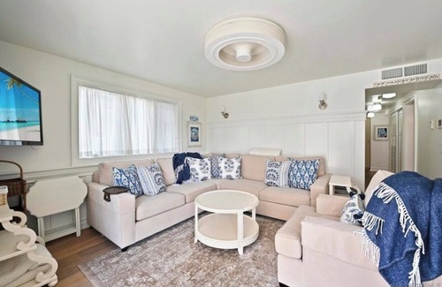 South Mission Beach House | Charming beach house steps from the beach