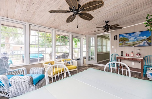 Venice House | Charming beach house Venice Island FL Close to downtown, beaches and bike trail.
