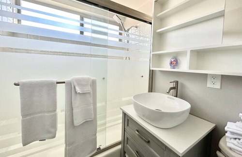 Pierpont Bay Apartment | Charming Beach Loft 38 steps to Pierpont Beach, Ventura -Pet Friendly!