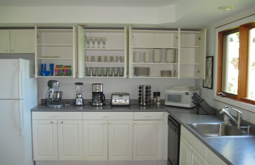 Beulah House | Charming Beachfront Vacation Home On Crystal Lake: Sept-Oct ‘25 available!