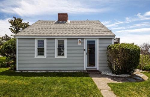 North Truro House | Charming Beachside Bungalow