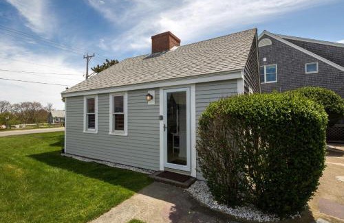 North Truro House | Charming Beachside Bungalow