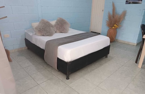 Taganga Bed & Breakfast | Charming bed & breakfast with 6 bedrooms and WiFi, AC in brilliant Taganga