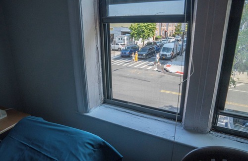 Bensonhurst Bed & Breakfast | Charming bed & breakfast in perfect Brooklyn with AC, WiFi