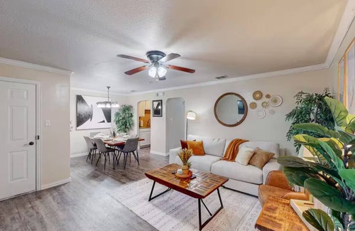 Arlington Apartment | Charming BOHO 2-bedroom apartment walkable to AT&T stadium,global life Arlington