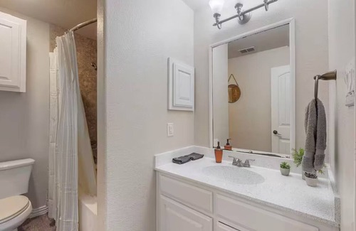 Arlington Apartment | Charming BOHO 2-bedroom apartment walkable to AT&T stadium,global life Arlington