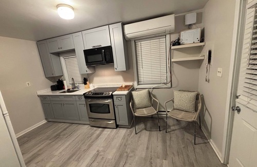 Brandywine Cottage | Charming Brandywine Tiny Home – Work, Relax, Retreat,Host Small Gatherings