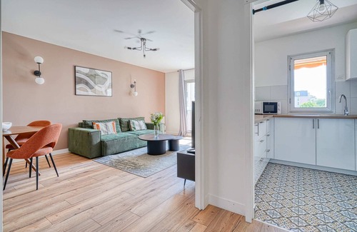 Rueil-Malmaison Apartment | Charming, bright 2-room apartment with balcony in Rueil-Malmaison - Comfort and