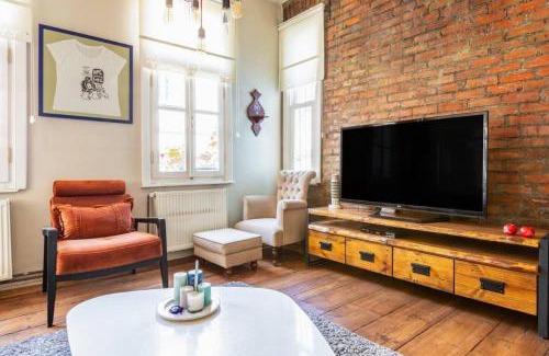 Balat House | Charming Bright Rustic 2bd2bath Balat Pad! #349