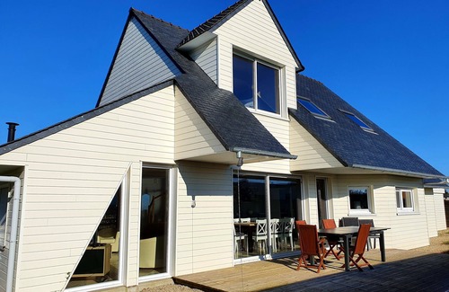 Locquirec House | Charming, bright, spacious house (sleeps 12) 2 mns from the beach