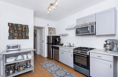 Brooklyn House | Charming Brooklyn 2 Bedroom w/Character