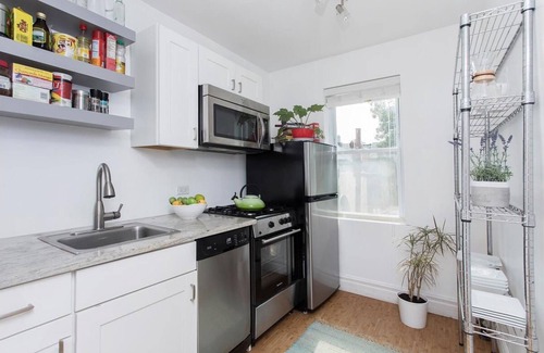 Brooklyn House | Charming Brooklyn Apartment w/Character