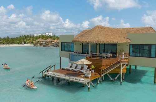 Villa Juarez House | Charming bungalow in amazing Playa del Carmen overwater
