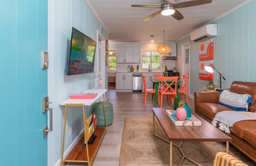 Sarasota Cottage | Charming Bungalow | Close to Beach | 2 Beds
