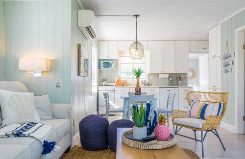 Sarasota Cottage | Charming Bungalow | Close to Beach | 2 Beds