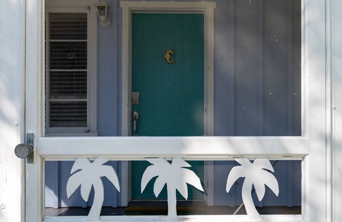 Sarasota Cottage | Charming Bungalow | Close to Beach | 2 Beds