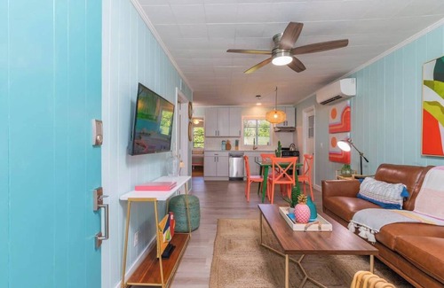 Sarasota House | Charming Bungalow | Close to Beach | 2 Beds
