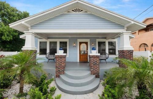 Tampa House | Charming Bungalow in Tampa