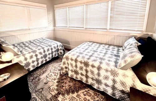 Jonesville House | Charming Bungalow in the heart of Elkin!