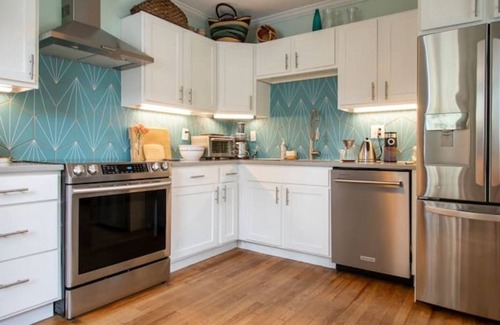Riverland Terrace House | Charming Bungalow in a Quaint Neighborhood