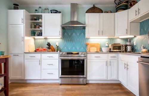 Riverland Terrace House | Charming Bungalow in a Quaint Neighborhood