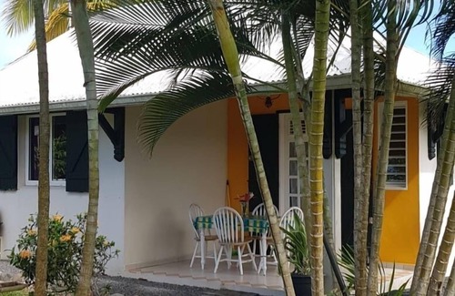 Sainte-Rose House | Charming bungalow located between sea and mountains