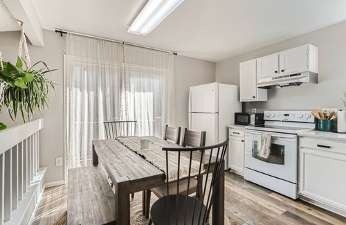 Longmont House | Charming Bungalow - Longmont- Nearby Lyons Pet Friendly fenced yard