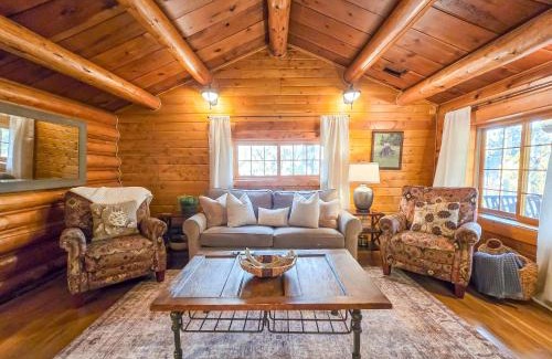 Island Park House | Charming Cabin, 20 Min To Yellowstone, Lake Views