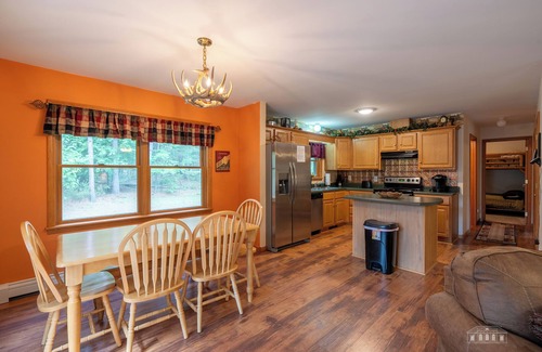 Wilmington House | Charming Cabin accommodates 8 people, 2 miles from Whiteface Mountain and 11 miles from Lake Placid