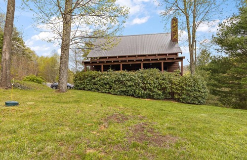 Boone Cabin | Charming Cabin in Quaint Community