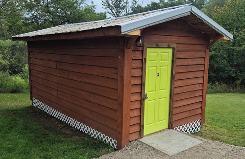 Watkins Glen Cabin | Charming cabin in delightful Watkins Glen with AC and beautiful surroundings.