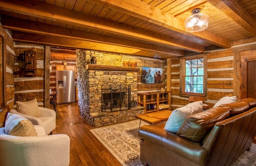 Boone Cabin | Charming Cabin Near Blue Ridge Mountains