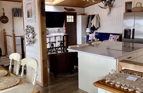 Stone Lake Cabin | Charming cabin nestled along the picturesque shores of Whitefish Lake
