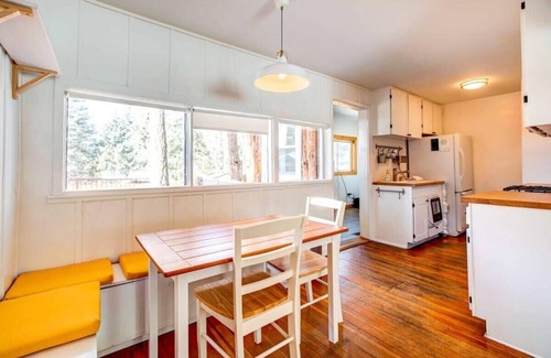 Woodland Park Cabin | Charming Cabin w/Hot Tub, Walk to Main St!