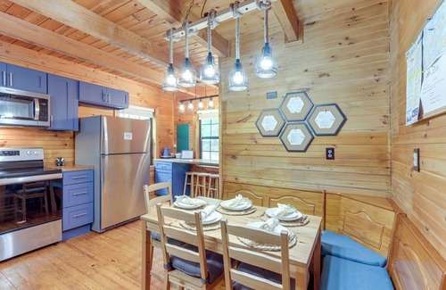 Mineral Bluff Cabin | Charming cabin with 3 bedrooms and hot tub in Blue Ridge