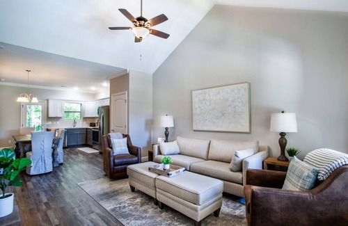 Townsend Condo | Charming Cades Cove Condo - Community Amenities!