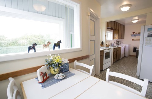 Tolovana Park House | Charming Cannon Beach Cottage- Perfect Family Getaway near the beach!